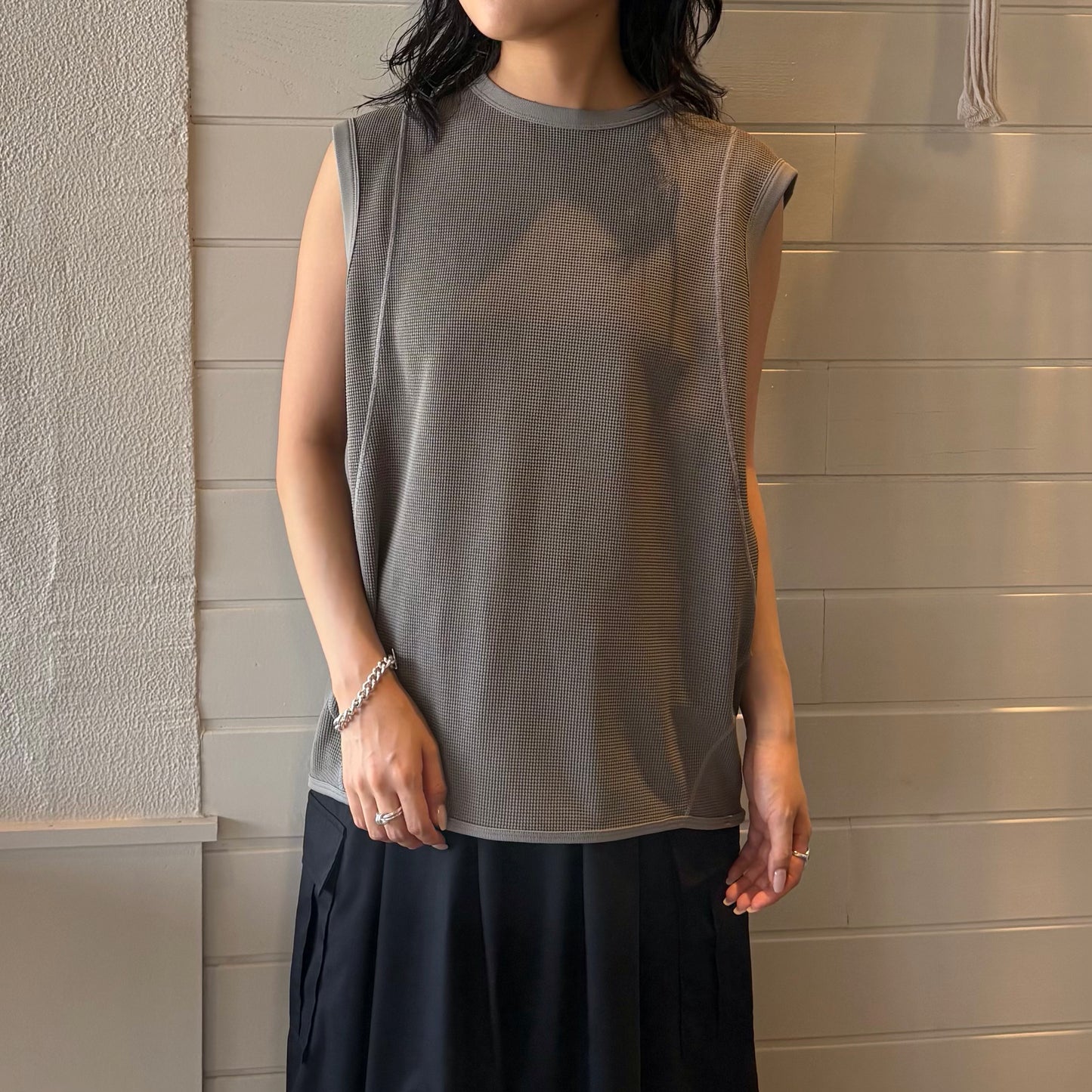 Goldwin(ゴールドウィン)レディース Mesh waffle sleeveless メッシュワッフルスリーブレス"26SS" 【GLW66150】