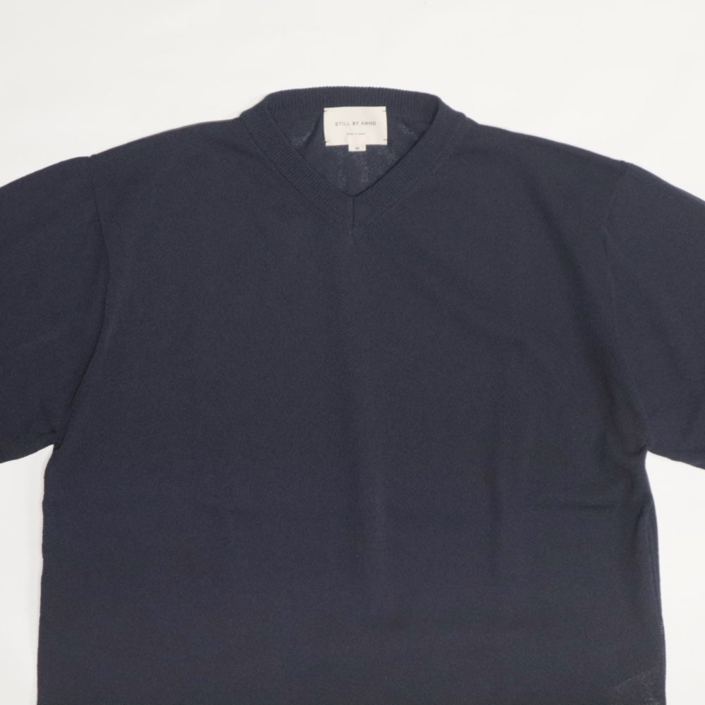 STILL BY HAND(スティル バイ ハンド) SHALLOW V-NECK SWEATER シャロウ Vネック セーター"24SS"【KN04241】