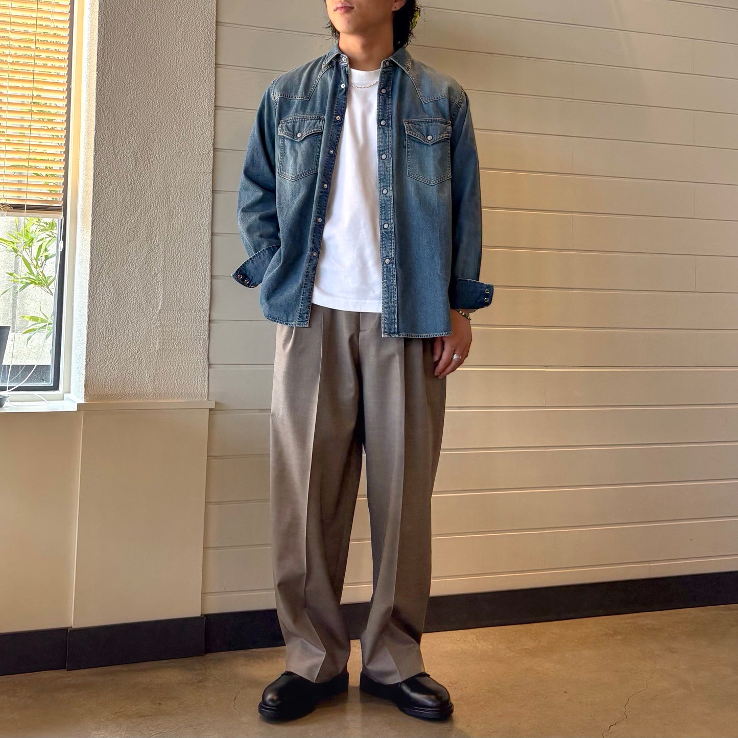 YLEVE(イレーヴ)SUPER120'S CHAMBRAY WOOL 3TACK TROUSERS　スーパー120's シャンブレー ウール 3タック トラウザー【1706140031】